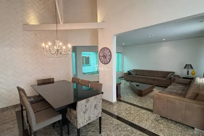Sobrado com 326 m², Piscina e Churrasqueira para Alugar no Campestre REF: 20233