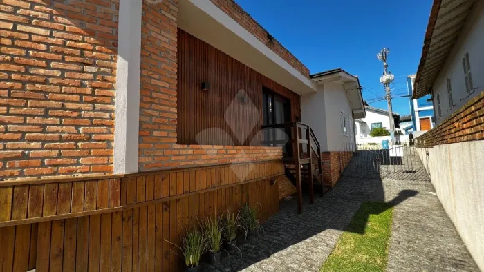 Casa com matricula 4 imóveis independentes, Centro de Garopaba