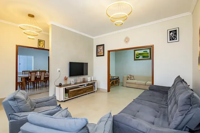 Casa Terrea 196m2 no CIC