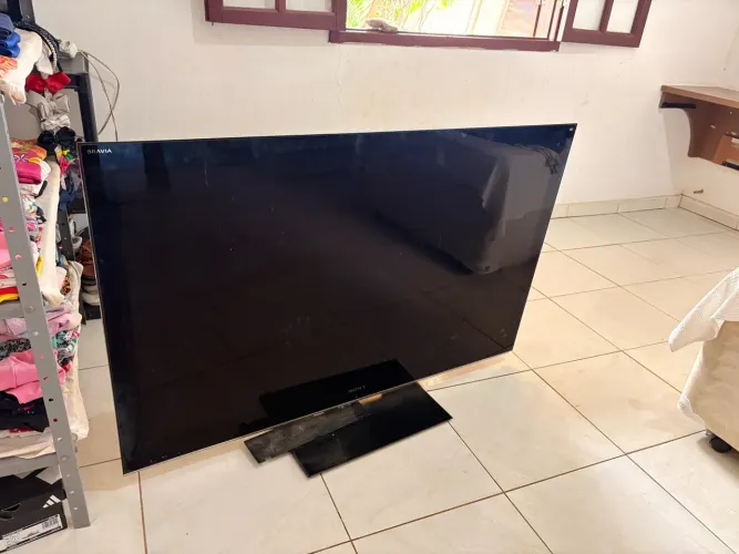 Sony XBR-52LX905 52" - Para retirada de peças / não dá imagem