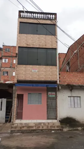 TROCO POR CAMINHÃO - Casa de 3 andares com entradas individuais