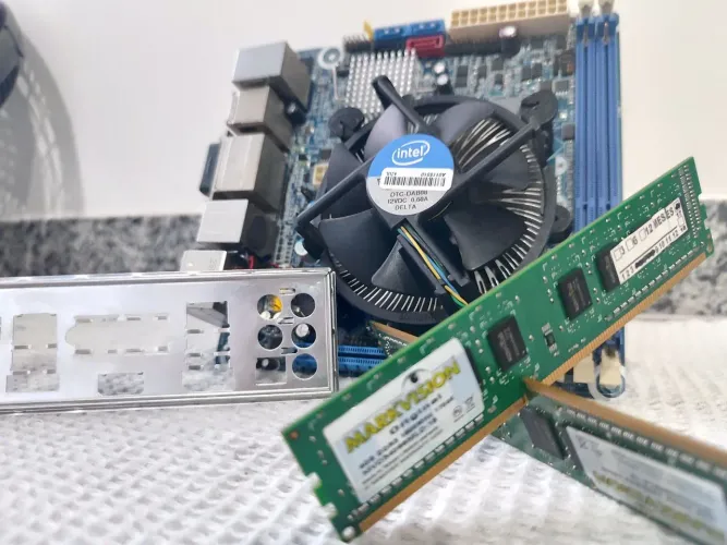 Kit Placa Mãe + i3 + 8GB RAM DDR3