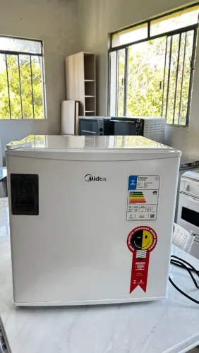 Frigobar Midea 45L inverter ?