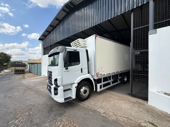 VW 13190 2015 gancheiro 