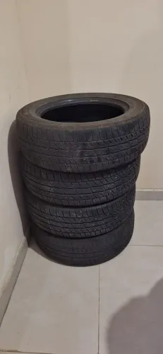 Pneu Bravuris 4x4 205/60 R16 (jogo com 4 pneus)