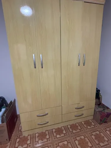 Guarda Roupas usado em bom estado 