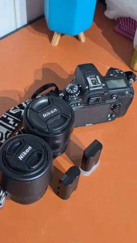 Câmera Nikon D7100 Completa + 2 Lentes e 2 baterias Originais