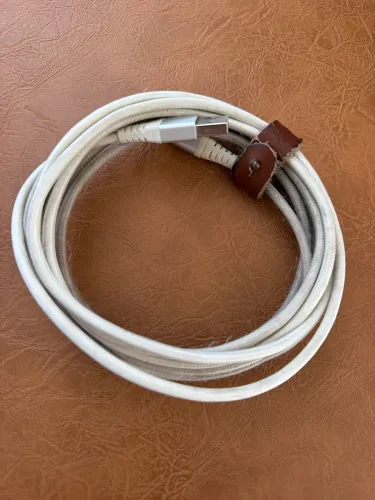 Cabo Lightning x USB com 3,0m. Branco