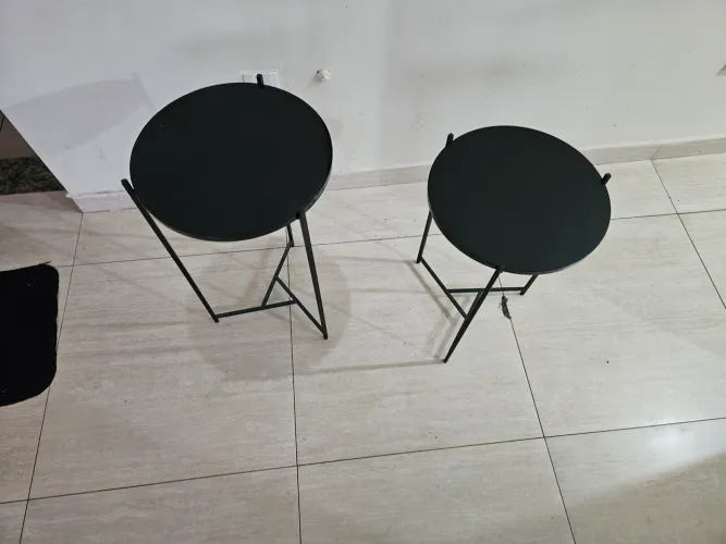 Par de mesinhas laterais 