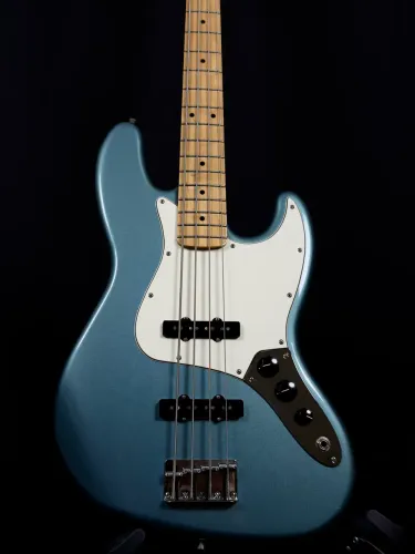 Baixo Fender Player 4C
