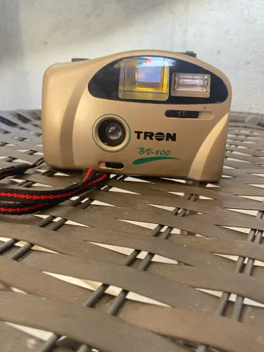 Vendo esta câmera fotográfica analógica vintage Tron BV-100 Big View para Decoração/peças