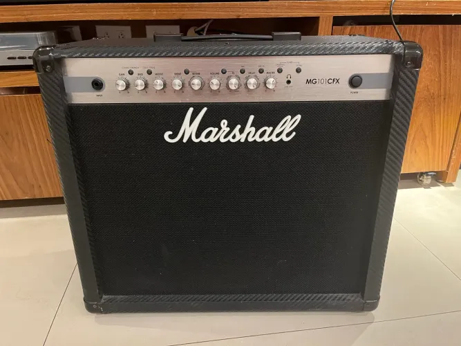 Marshall MG101CFX - 100W RMS - Excelente Estado