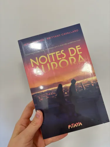 Livro Noites de Aurora