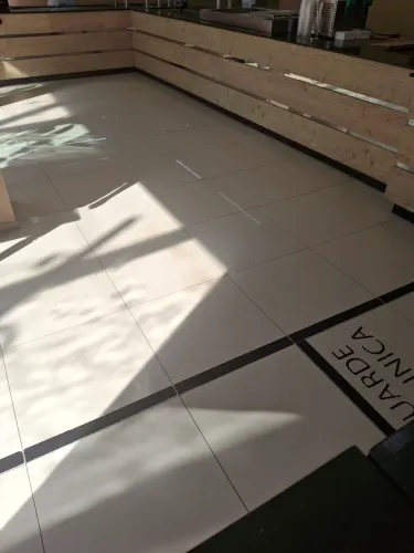 Contrata-se auxiliar de serviços gerais