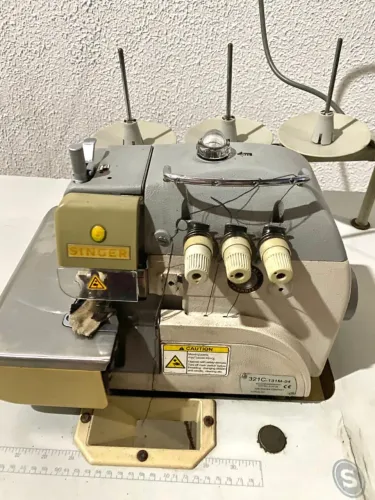 Máquina de costura Overlok