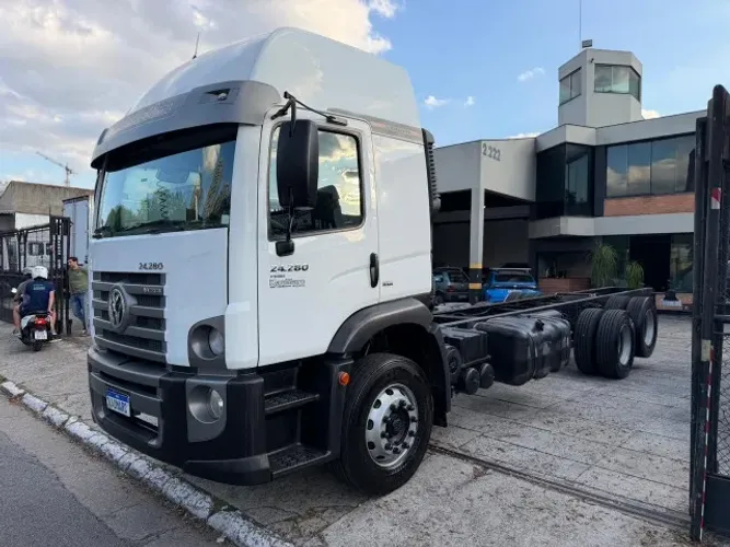 Vw 24-280 Constellation Cabinado Ano 2020 Truck 6x2
