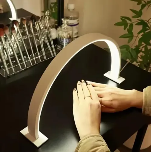 Vendo luminária modelo meia lua 