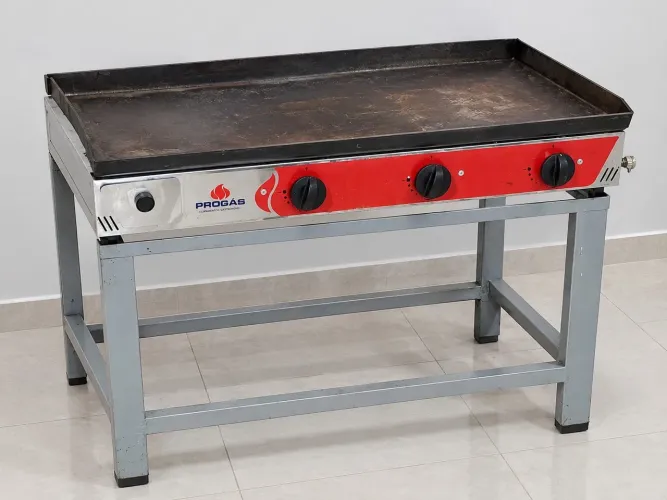 Chapa Profissional a Gás Progás Usada - Apenas 2 Meses de Uso | R$ 400