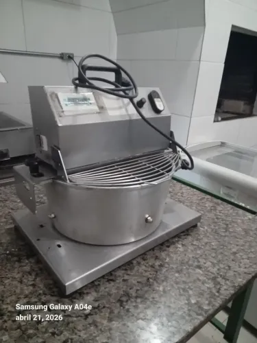 Misturela elétrica Prógas 5 litros com seleto rede velocidade e cronômetro digital