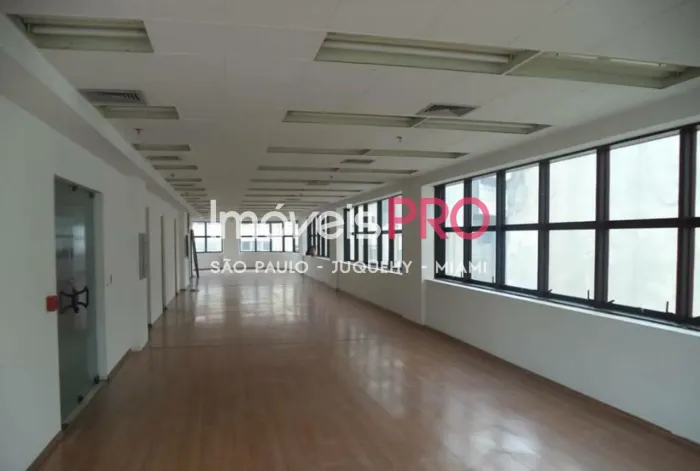 Conjunto comercial com 188m² no Centro
