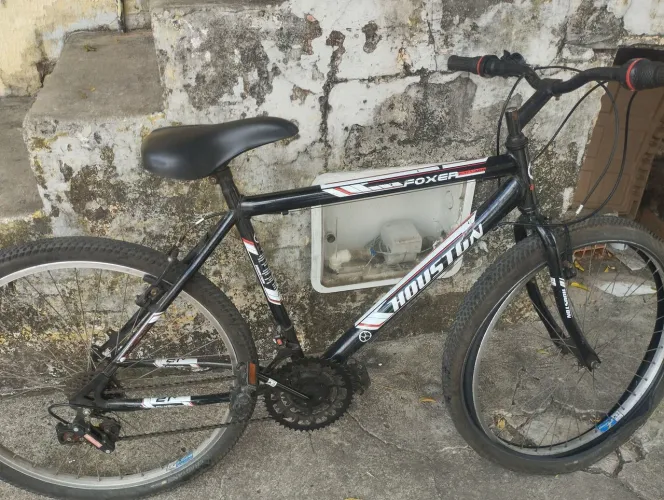 Bike aro 29 com marcha (precisa só comprar o pneu)