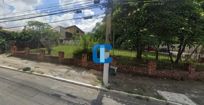 Terreno de Esquina à Venda no Alto da Lapa 727 m²