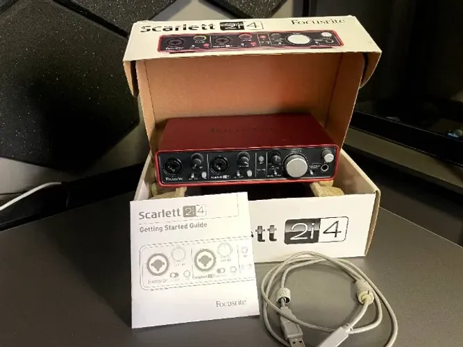 INTERFACE FOCUSRITE SCARLETT 2i4 - USADA