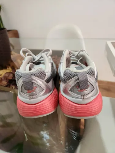 Tenis