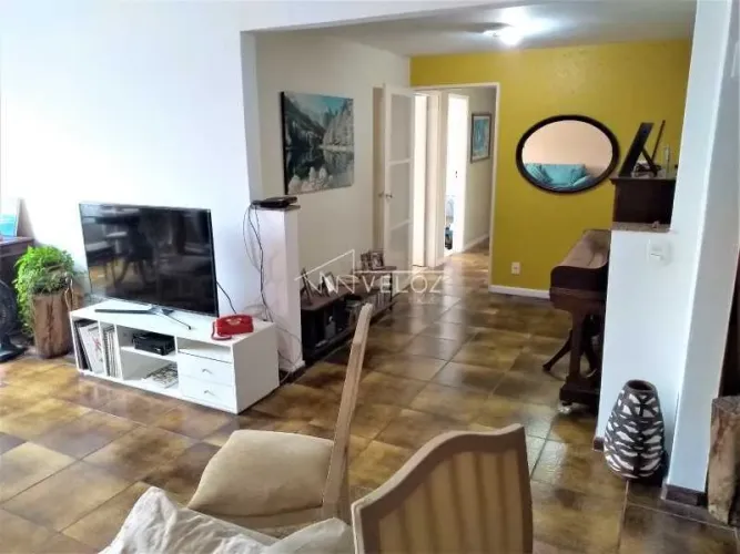 Apartamento : / Residencial / Laranjeiras