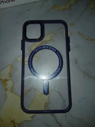 Capinha iPhone 11 transparente com roxo