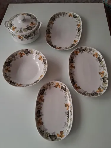 Conjunto de travessas, saladeira e sopeira
