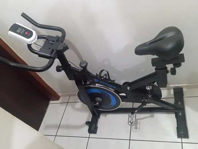 Bicicleta Ergométrica Spinning Mopower Sprint X Shock roda inércia 20kg suporta até 120kg