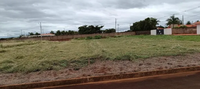 Vende se terreno em Primeiro de Maio - Pr
