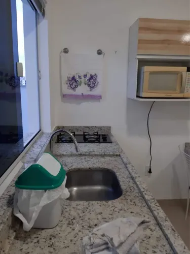 Kitinete no Estreito