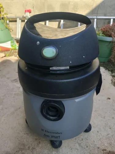 ASPIRADOR DE PÓ ELECTROLUX AGUA E PÓ