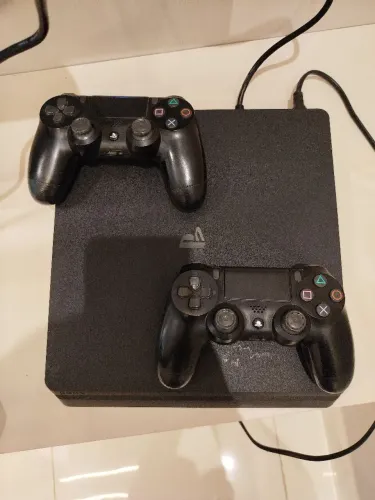 Play Station 4 