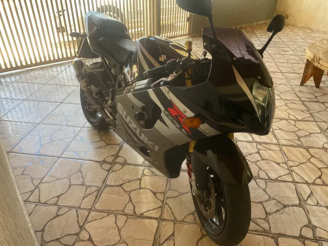 Suzuki GSX-R Srad 1000 cc moto muito conservada