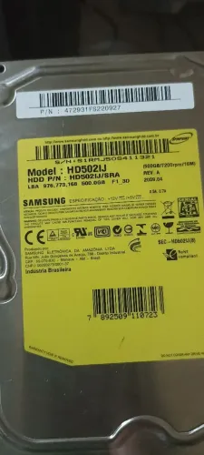 HD 1 T e outro de 500