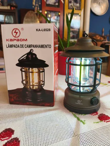 Lâmpada de acampamento.