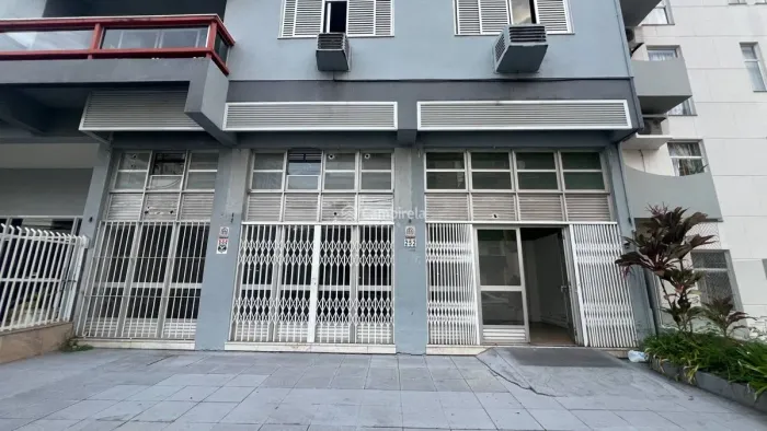Loja comercial com 296m² no Kobrasol