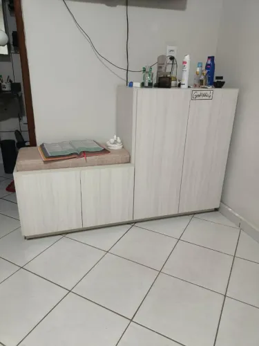 Sapateira com acento