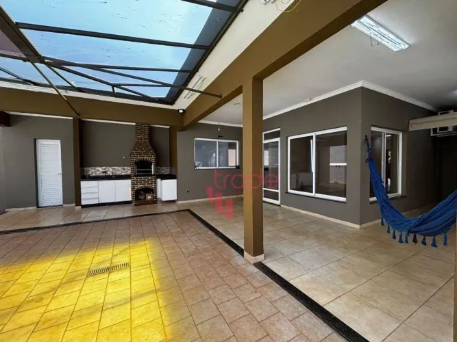Casa para Alugar de 03 Suítes no Bairro Jardim Saint Gerard em Ribeirão Preto com Piscina.