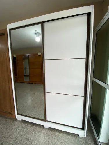 GUARDA ROUPAS SOLTEIRO COM ESPELHO GRANDE