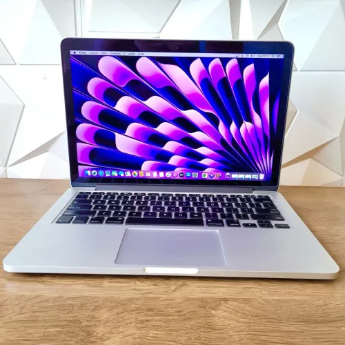 MacBook Pro / Core i5 / 8GB / SSD M2 256