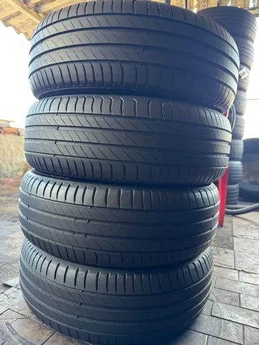 Jogo de pneus 185/60R15 Michelin