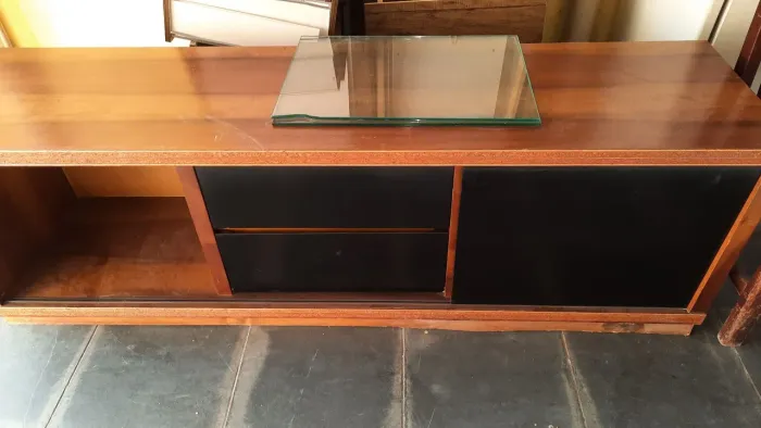 Vendo rack de madeira 