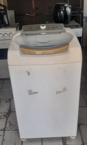 Vendo máquina de lavar Brastemp 9kg funciona tudo 