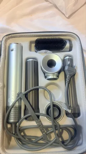 Secador , modelos e escova de cabelo 
