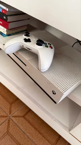 Xbox One S Branco + Controle Original - Funcionando Perfeitamente 
