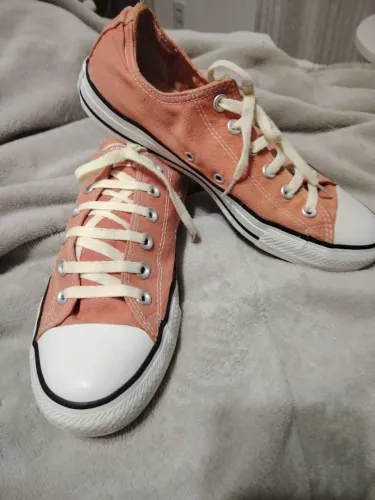 Tênis All Star bem conservado 